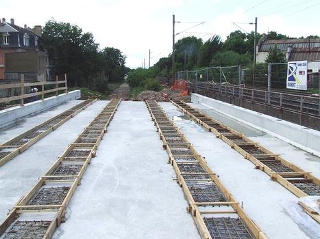 Mulhouse: Construction d'un pont-tramway sur l'Avenue François Mitterand