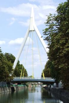 Mulhouse: Pont de la Fonderie au-dessus du Canal du Rhône au Rhin.(Pont en construction: état des travaux au 19.08.2006)