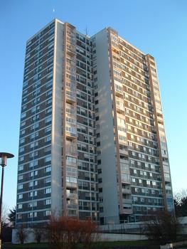 Immeuble d'habitation Plein Ciel A. 25 niveaux. Architectes Loods et Spoerry (1970). Hauteur 71,4 m (80 m à la pointe de l'antenne)