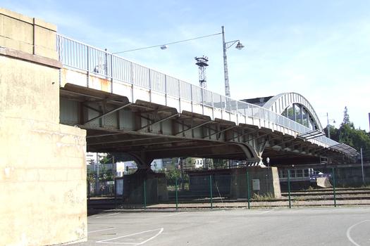 Mulhouse: Le Pont de Riedisheim (près de la gare et au-dessus des voies ferrées de la ligne Mulhouse-Bâle): Mulhouse: Le Pont de Riedisheim (près de la gare et au-dessus des voies ferrées de la ligne Mulhouse-Bâle)