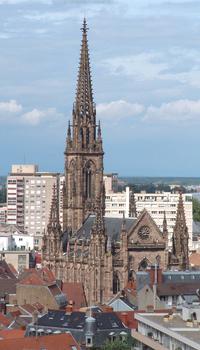 Mulhouse: Le Temple St Etienne vu depuis la Tour «Porte du Miroir»