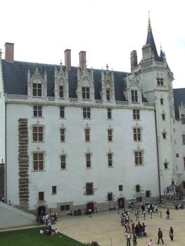 Château des Ducs de Bretagne.Vues prises à l'intérieur de l'enceinte