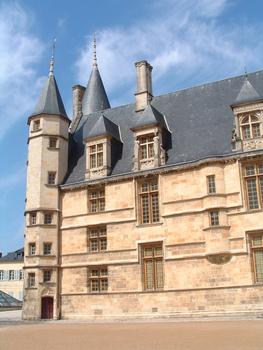 Nevers - Palais des Ducs