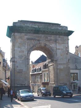 Nevers: la Porte de Paris