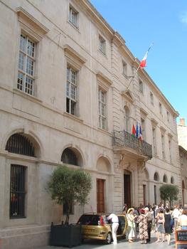 Nîmes: L'Hôtel de Ville