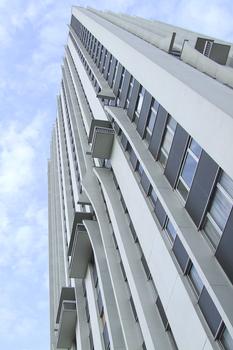 Paris XIXè: Immeuble d'habitation «Résidence Duvergier», 75 quai de la Seine. Composition de l'immeuble: 1 SS - 1 RdC - 30 étages standard - 2 étages techniques. Hauteur aérienne (hors du sol) 93,0 m