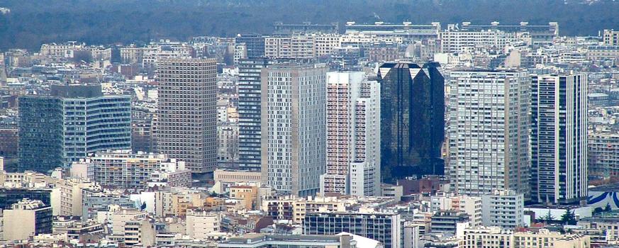 Paris: Le quartier Front de Seine (XVème)composé essentiellement d'immeubles de 90 à 105 m de hauteur