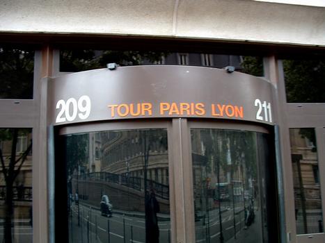 Paris XIIème: 209-211 Rue de Bercy, immeuble de bureaux