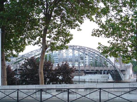 Paris XIIème et XIIIème: Pont de la ligne de métro n°5 sur la Seine près de la Gare d'Austerlitz