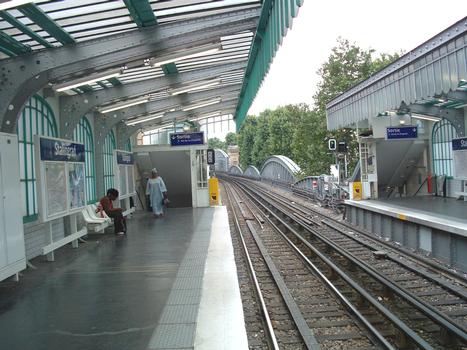 Paris Metro Line 2Stalingrad Station