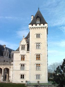 Aile et tour (dites Napoléon III) du château de Pau