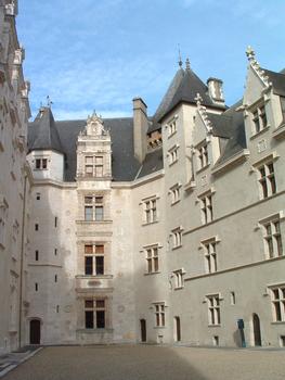 La Cour d'Honneur du Château de Pau