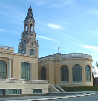 Pau: Le Palais Beaumont (1900). Il abrite aujourd'hui le Casino et le centre de congrès