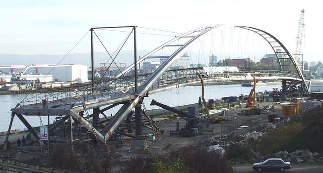 Footbridge across the Rhine between Weil am Rhein and Huningue