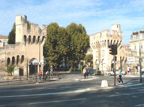 Porte de la République à Avignon