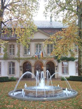 Rixheim (Haut-Rhin - Alsace): Hôtel de Ville depuis 1984. (Ancienne Commanderie des Chevaliers Teutoniques construite entre 1735 et 1745 selon les plans de J-G. Bagnato)