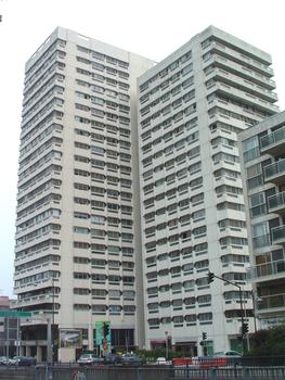 Rouen: Immeuble d'habitation «Front de Seine» situé Quai du Havre.23 niveaux (dont 1 RdC,1 entre-sol, 20 étages et 1 étage technique). Hauteur 65 m