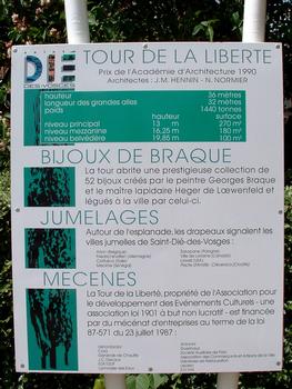 La Tour de la Liberté (1990) à Saint Dié (88-Vosges-Lorraine). Hauteur: 36 m