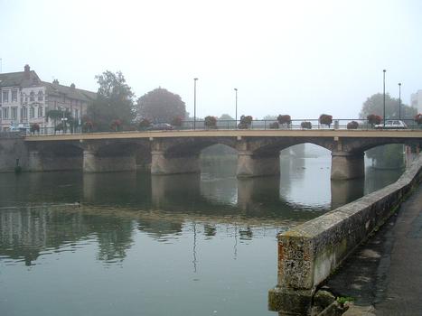 Sens: Pont du Diable sur l'Yonne