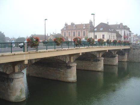 Sens: Pont du Diable sur l'Yonne