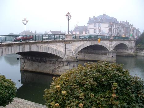 Sens: Pont d'Yonne sur l'Yonne