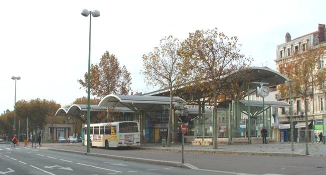 Gare routière, place Leclerc à Valence