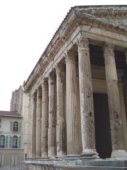 Tempel des Augustus und der Livia, Vienne