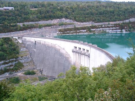 Barrage de Vouglans sur la rivière l'Ain dans le Département du Jura (39)