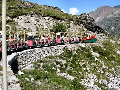 Artouste-Talsperre: Eisenbahnlinie für den Bau in eine Turistenbahn umgewandelt
