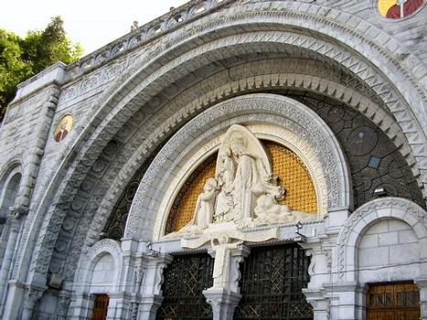 Lourdes (65)Basilique Notre-Dame du RosaireEntrée principale