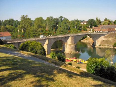 Navarrenx (64)Pont sur le Gave d'Oloron
