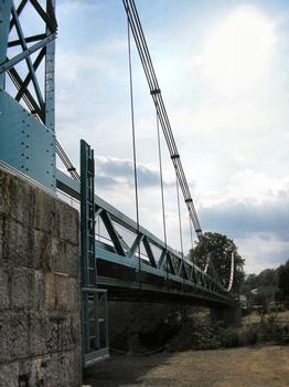 Pont suspendu de Saint-Bauzille-de-Putois, Hérault, France. L'ouvrage après sa reconstruction de 2004/2005
