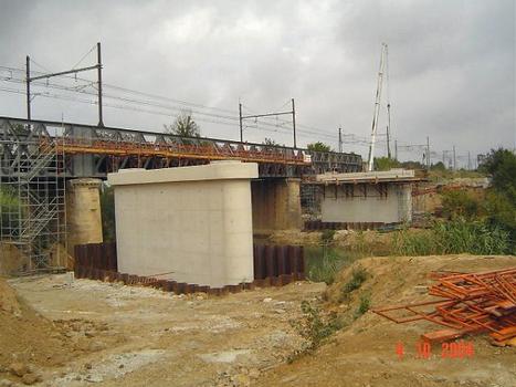 Neue Eisenbahnbrücke in Villedaigne