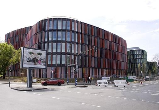 Cologne Oval Offices (COO), Gustav-Heinemann-Ufer 72 + 74, EU-Green-Building-Standard, Architekten des Gebäudes sind Louisa Hutton und Prof. Matthias Sauerbruch, 14.05.2009 Richtfest, Fertigstellung Juni 2010