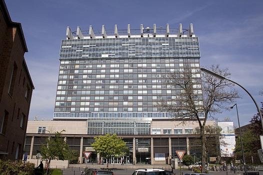 Bettenhaus der Universitätsklinik Köln