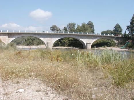 Pont sur la Solenzara, à la sortie nord de Solenzara (Corse du Sud)