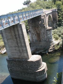 Pont de chemin de fer sur le Golo à Casamozza, (Haute Corse)