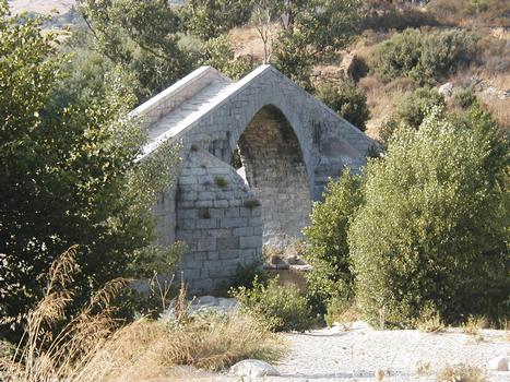 Pont gênois sur le Rizzanese, entre Saint Lucie de Talano et Sartène (Corse du Sud)
