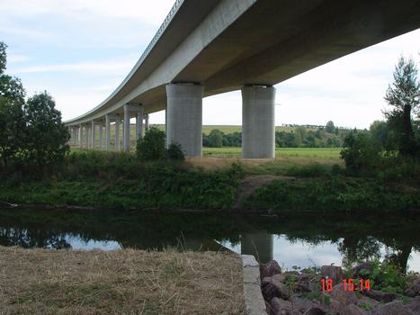 Saalebrücke A38 bei Schkortleben, Überspannung der Saale