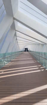 Fußgängerbrücke über den Dubai-Kanal III