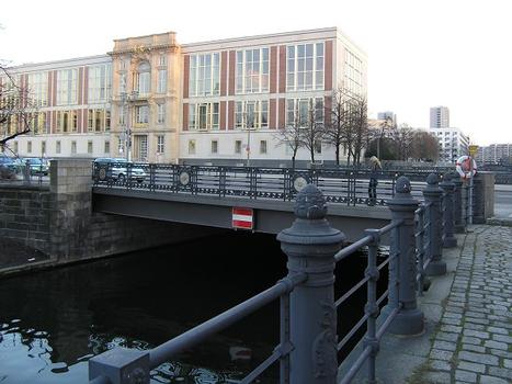 Schleusenbrücke, Berlin-Mitte