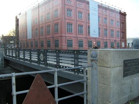 Schleusenbrücke, Berlin-Mitte