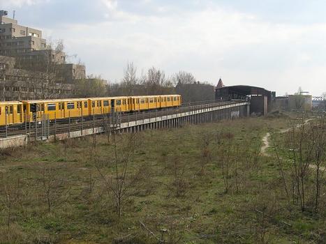 Station métro Mendelssohn-Bartholdy-Park à Berlin