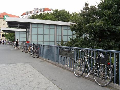 Berlin Julius-Leber-Brücke Station