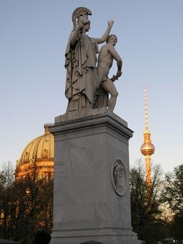 Sculptures sur le Schlossbrücke à Berlin