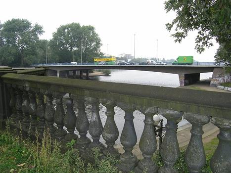 Kennedybrücke, Hambourg