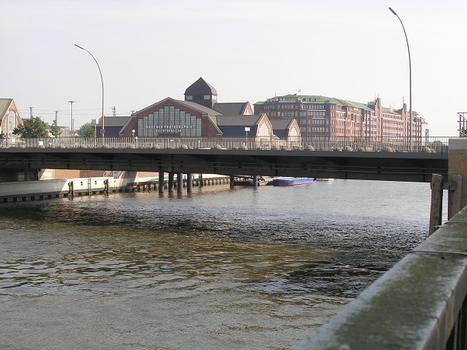 Oberbaumbrücke vor den Deichtorhallen, Hamburg