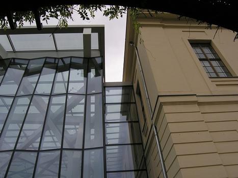 Jewish Museum - Glas Courtyard
