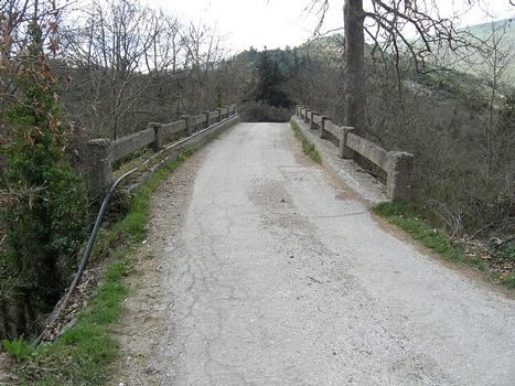 Steinbrücke bei Seliana, Achaia, Griechenland