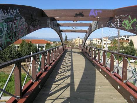 Brücke über die Kanellopoulou Straße, Patras, Griechenland
